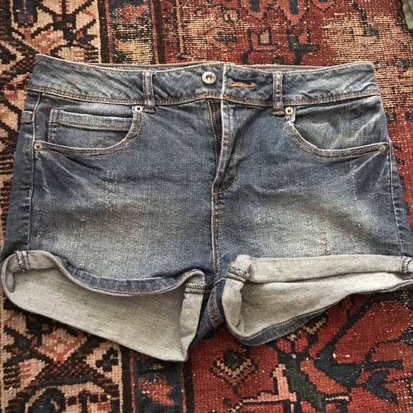 Shorts - Picture 1 of 3